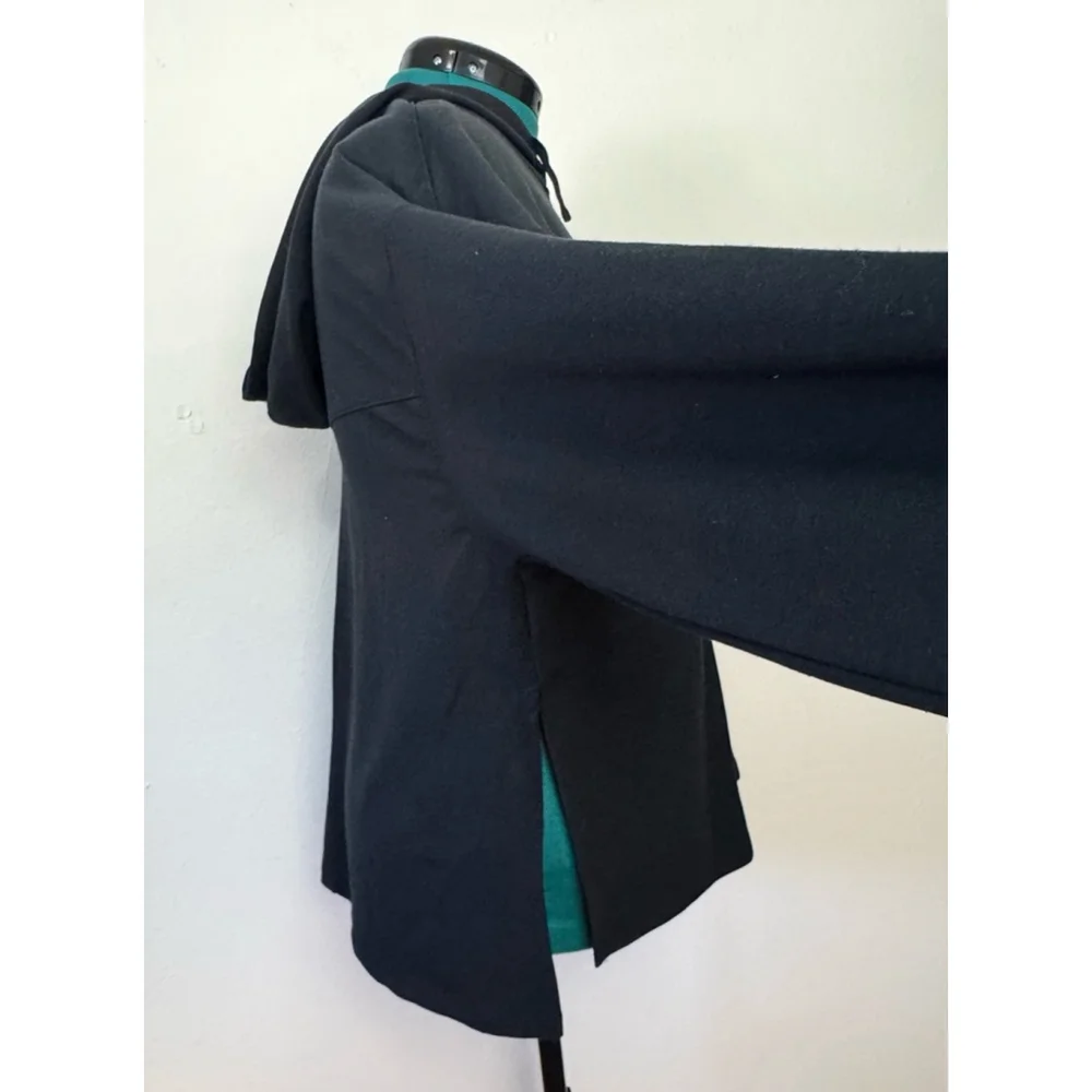 Nike Yoga Dri-Fit Hoodie Women’s Medium Black Lightweight Activewear Training At